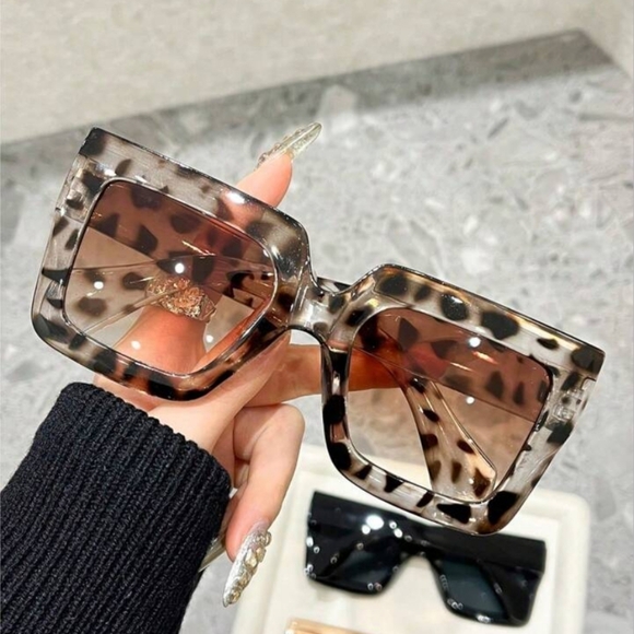 Geometric Oversized Sunglasses Pick One - Picture 3 of 5